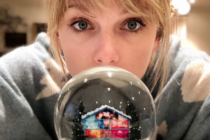 Taylor Swift | News | Taylor Swift veröffentlicht weihnachtliche Single " Christmas Tree Farm"