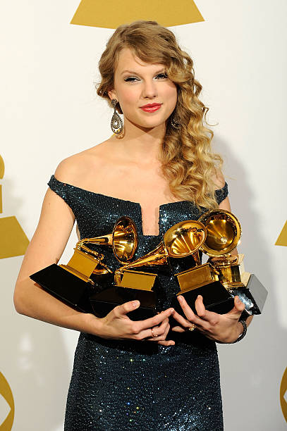 Musician Taylor Swift poses in the press room during the 52nd Annual GRAMMY Awards held at Staples Center on January 31, 2010 in Los Angeles,...