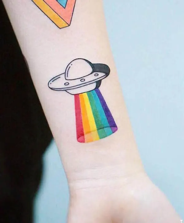 Cute UFO tattoo by @sey8n