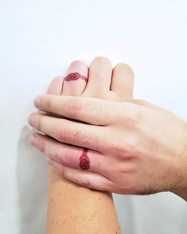 Tying the knot finger tattoo by @timelessinktoronto- Minimalist tattoos for couples 