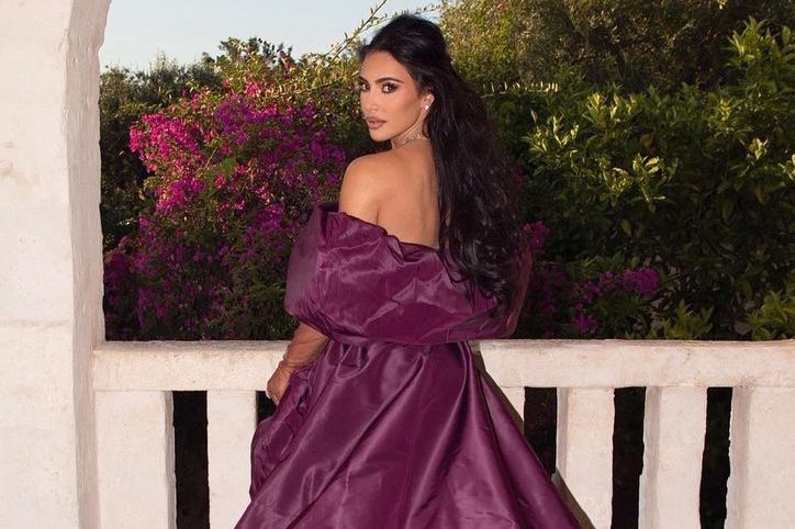 Kim Kardashian Goes Full Princess in an Over-the-Top Ball Gown for Dolce &  Gabbana Show