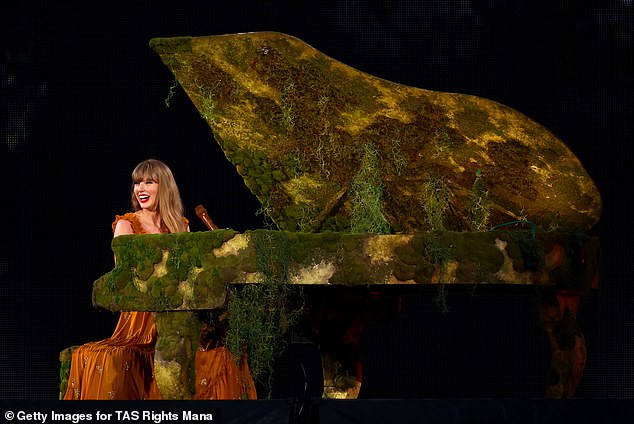 She flashed a huge smile as she sat behind the piano and channeled her individual 'Eras' in the epic performance