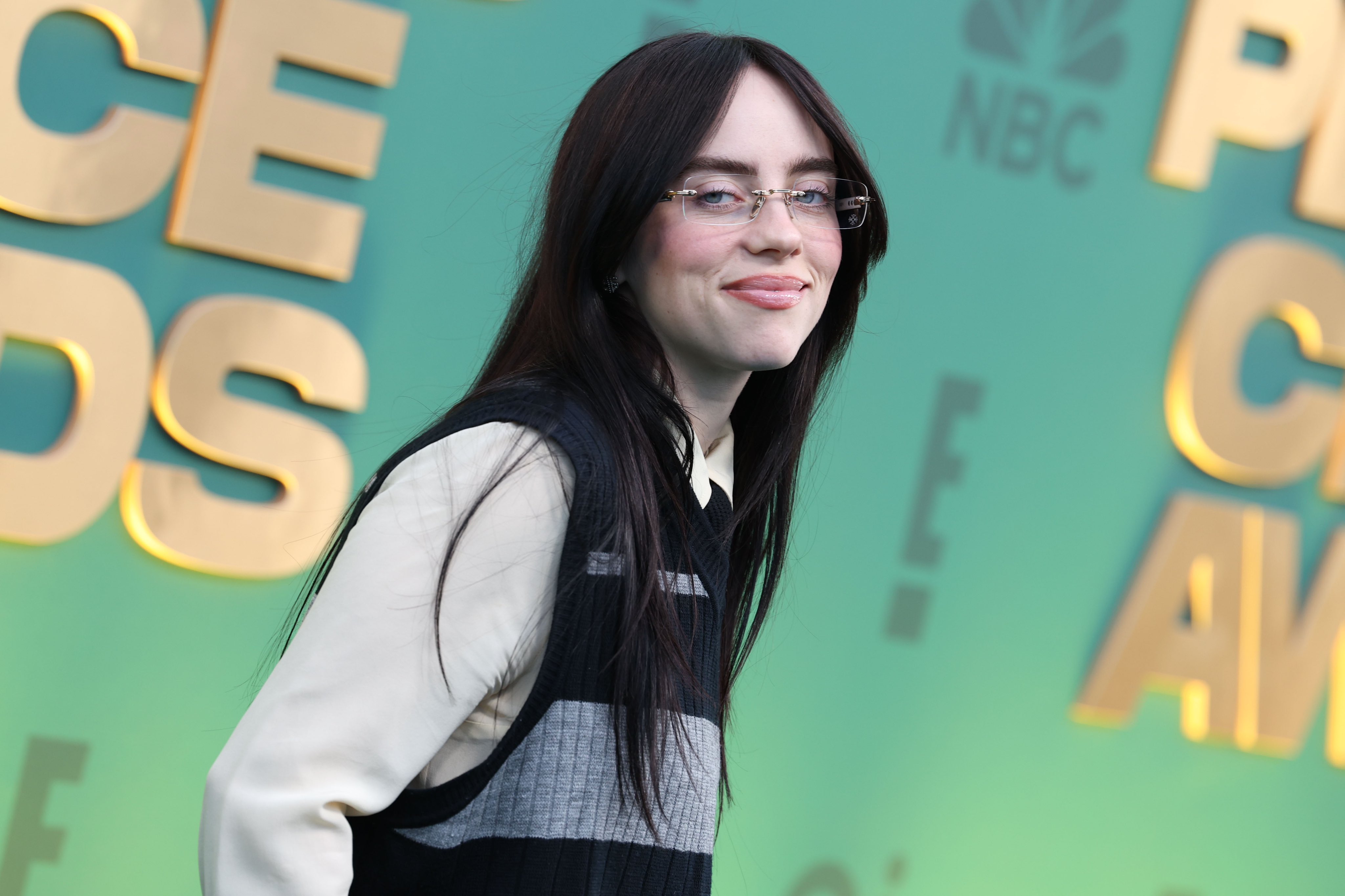 21 on X: "Billie Eilish attends the 2024 People's Choice Awards.  https://t.co/38hdOmfM6s" / X