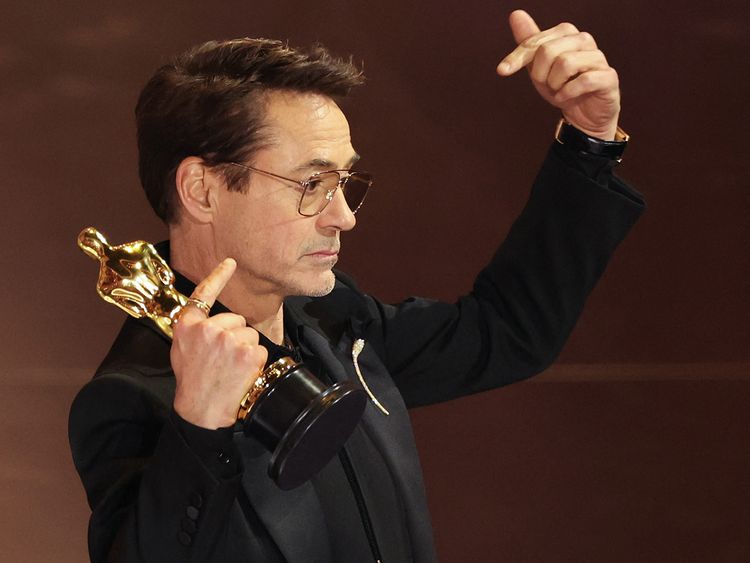 Robert Downey Jr. wins supporting actor for 'Oppenheimer,' his first Oscar  | Hollywood – Gulf News