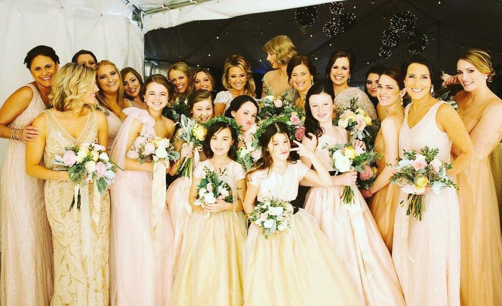 Taylor Swift News 🤍 on X: ""But friendships never go out of style." - Brit Maack posted this photo at her wedding with Taylor as maid of honor! https://t.co/tuoose1hQ7" / X