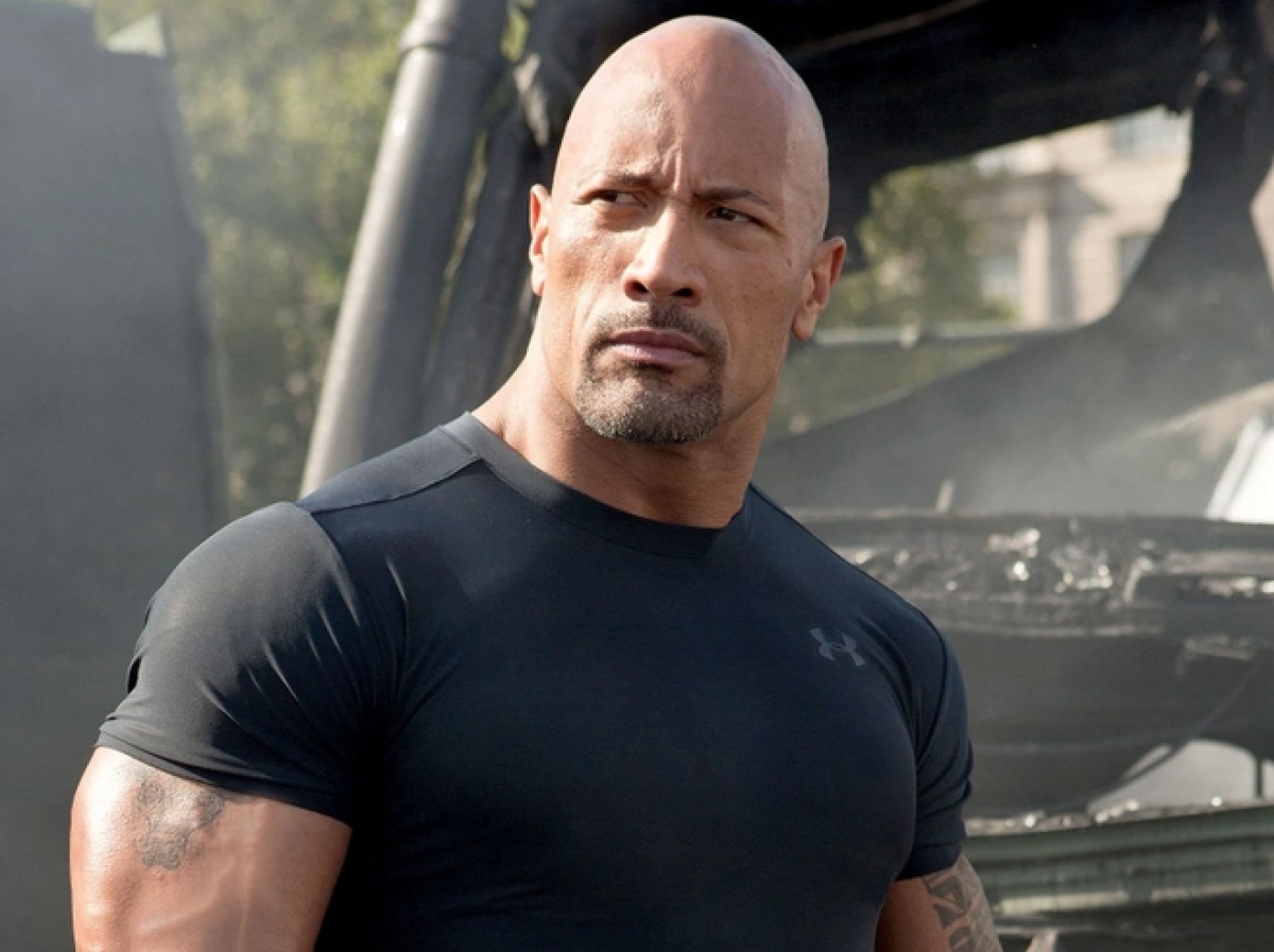 Tiểu sử và cuộc đời của nam tài tử Dwayne Johnson mang biệt danh The Rock.