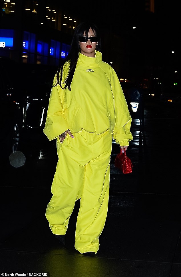 'Colorful queen': Rihanna's controversial fashion with a fluorescent ...