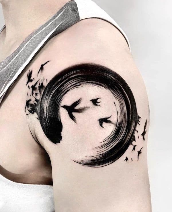 Circular brushstroke and swallow by @jing.ink