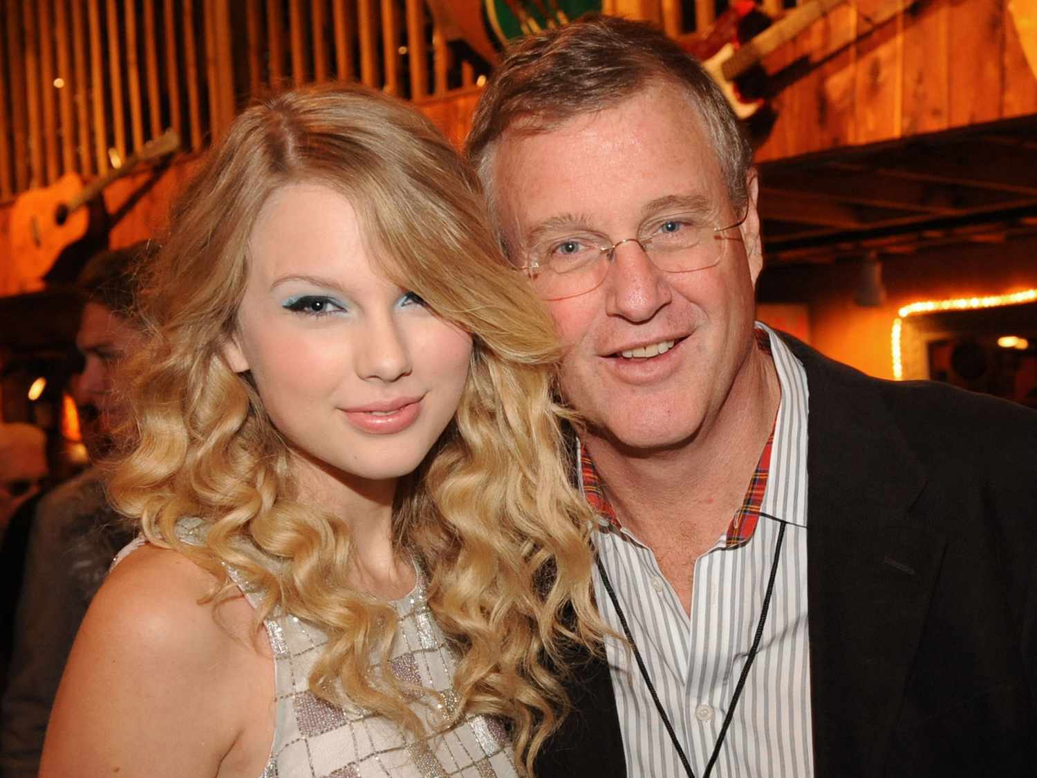 All About Taylor Swift's Parents, Scott and Andrea Swift