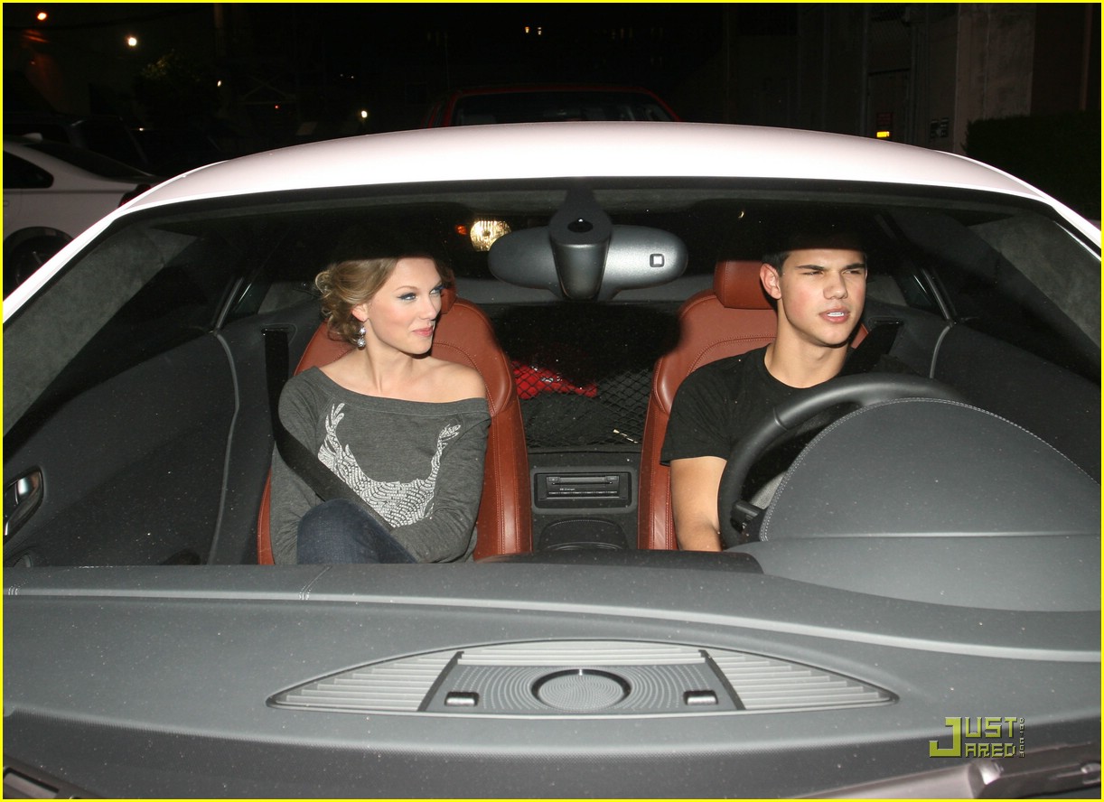 Taylor Lautner & Taylor Swift: Cruising The Town: Photo 331381 | Taylor Lautner, Taylor Swift Pictures | Just Jared Jr.