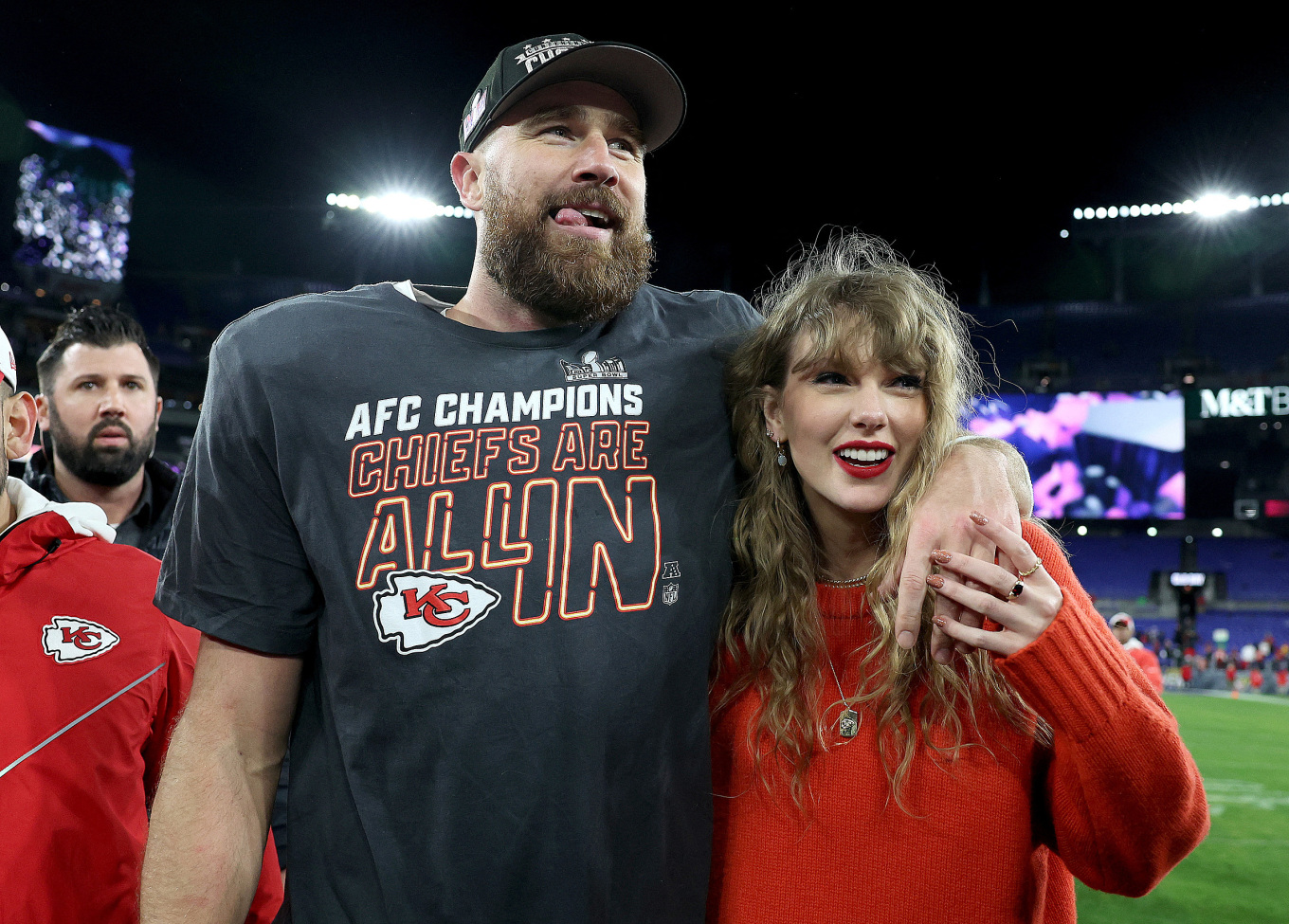 Travis Kelce has spent at least $8.2M on dating Taylor Swift - VnExpress International