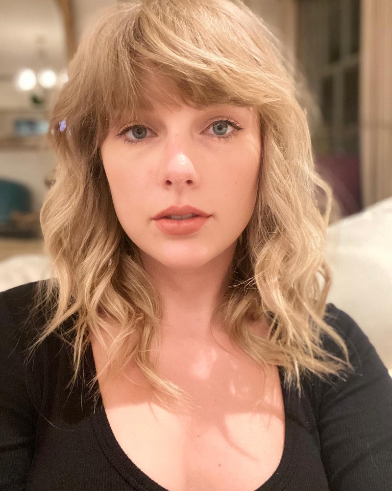 Taylor Swift With No Makeup: See Natural Photos of Her | Life & Style