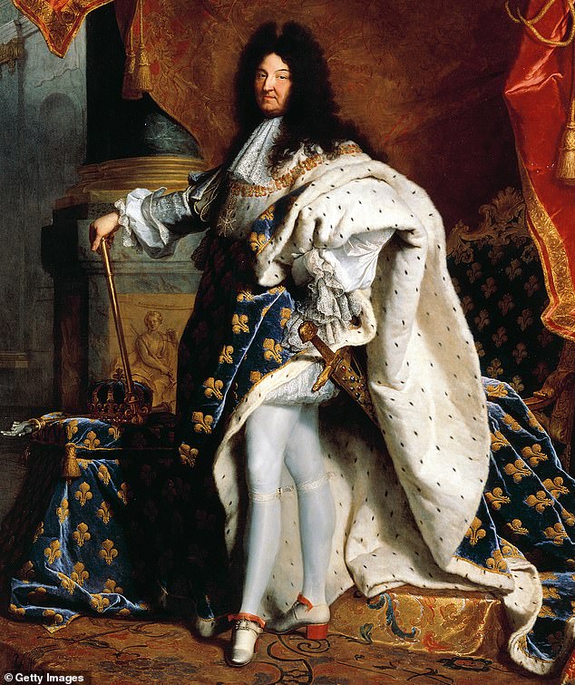 Ngược dòng huyết thống của cô, một trong những tổ tiên của cô là Vua Louis XIV, vị vua người Pháp đã xây dựng Cung điện Versailles. Siêu sao là anh em họ thứ tám, 11 lần bị vua Louis XIV loại bỏ - vị vua người Pháp đã xây dựng Cung điện Versailles và trị vì từ năm 1643 đến 1715