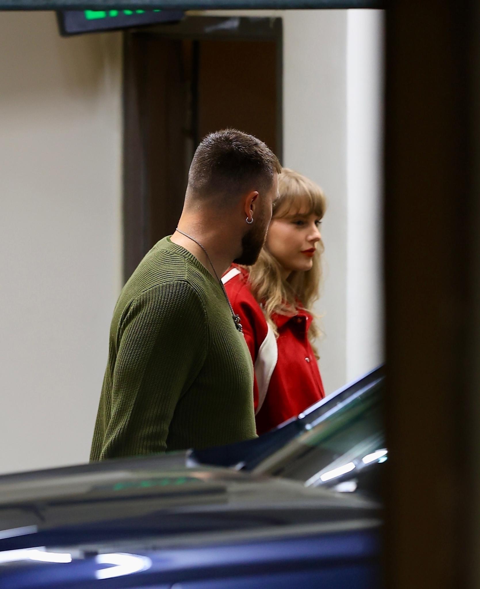 Taylor Swift and Travis Kelce went to dinner at a familiar place in LA last  night : r/popculturechat