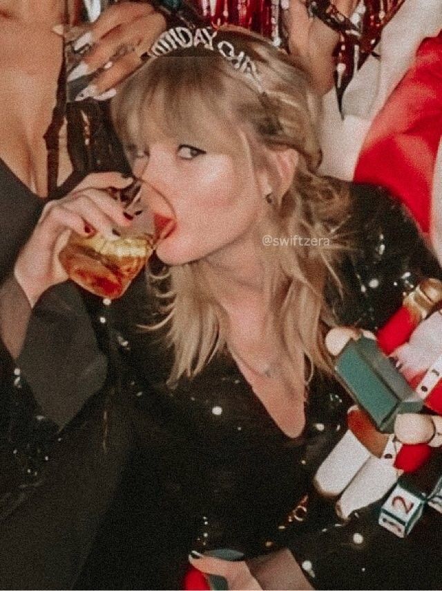 Taylor Swift drunk | Taylor swift christmas, Taylor swift fan, Taylor swift videos