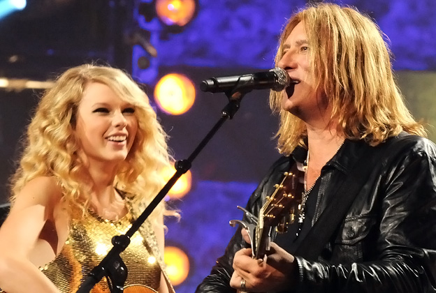 Taylor Swift, Def Leppard Collab for CMT Crossroads Episode