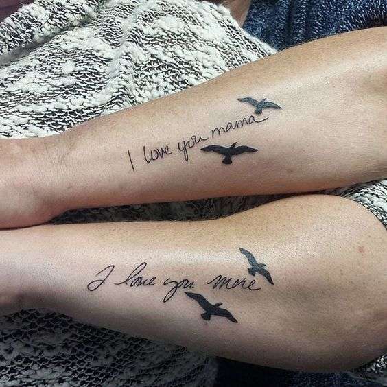 Tatuajes para Madres Hijos y Familia en brazos de madre e hija i love you mama i love you more con gabiotas