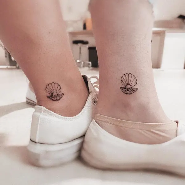 Pearl best friend ankle tattoos by @jmunztattoos