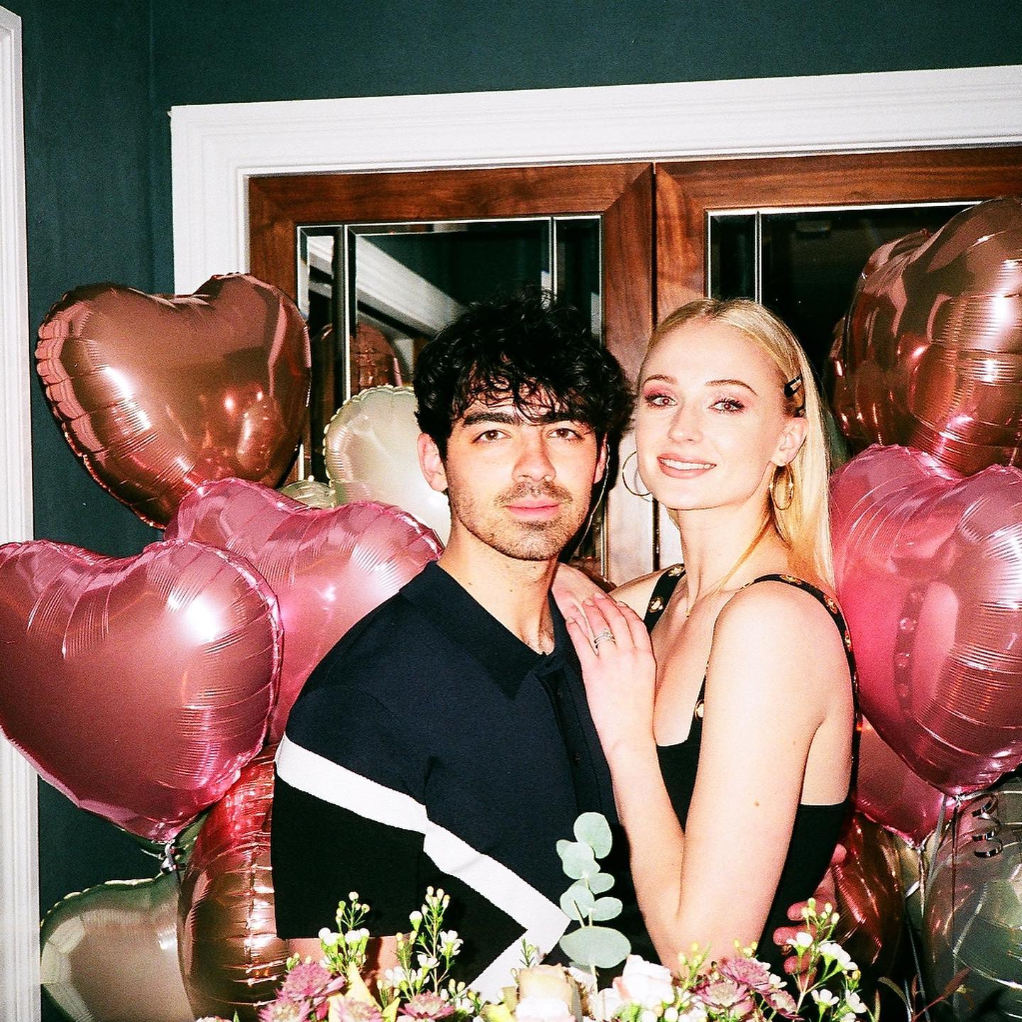 Joe Jonas and Sophie Turner posing together