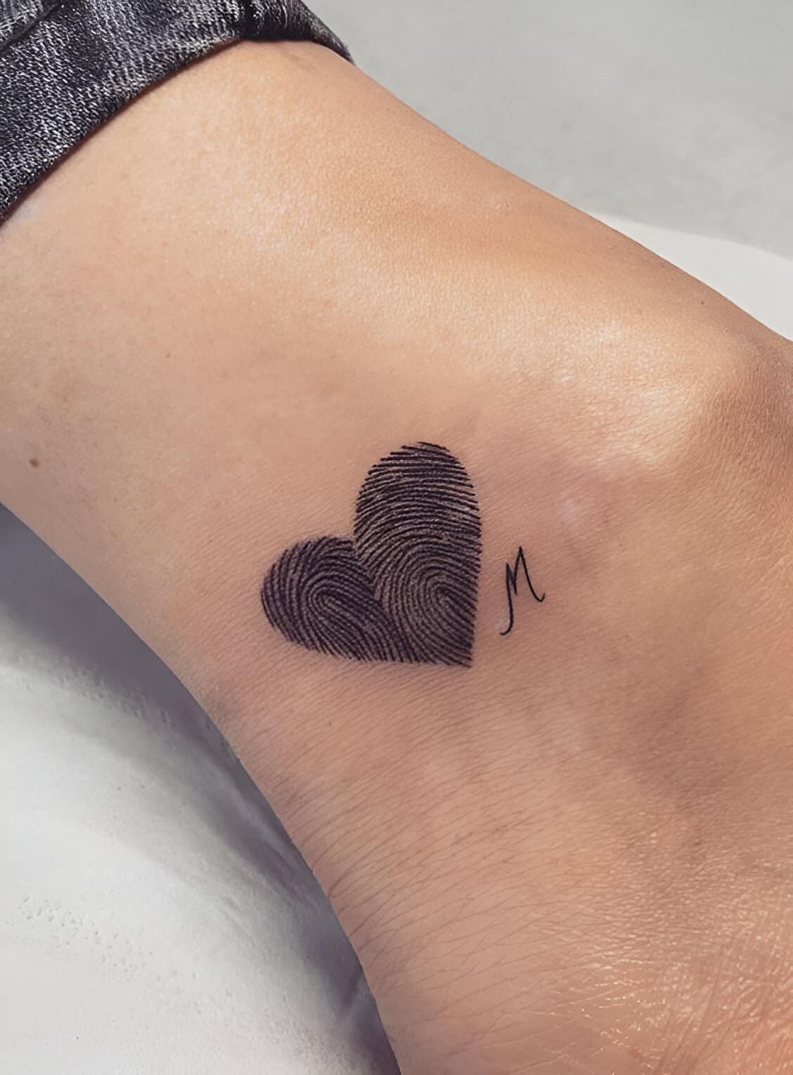 40 Feminine Mini Romantic Tattoos To Elevate Your Glam Like A Model 14