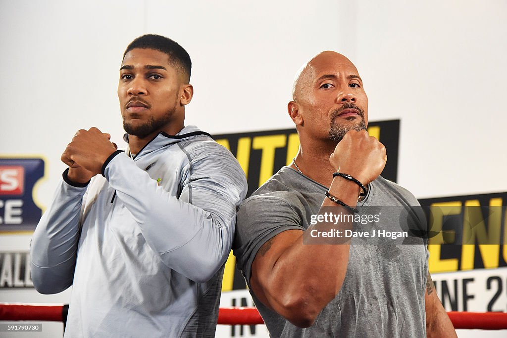 Dwayne Johnson and Kevin Hart, cast members of "Central Intelligence ...