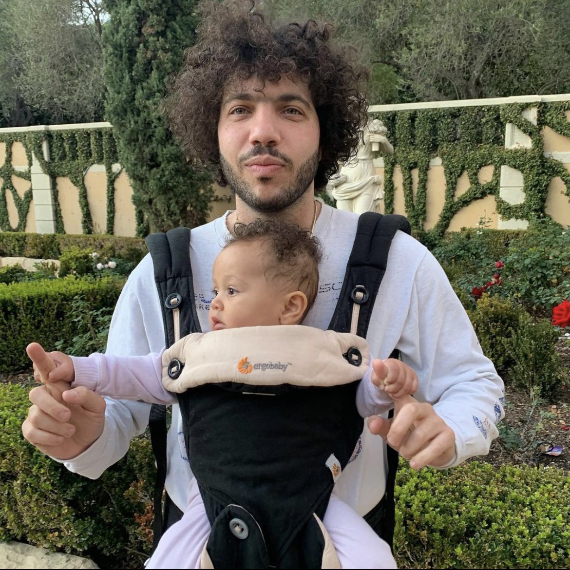 benny blanco on X: "i'm officially a stay at home dad now. pls refer to me  as benjamin... my hobbies include croquet. animated movies. and oat milk.  https://t.co/EP02gIpNDv" / X