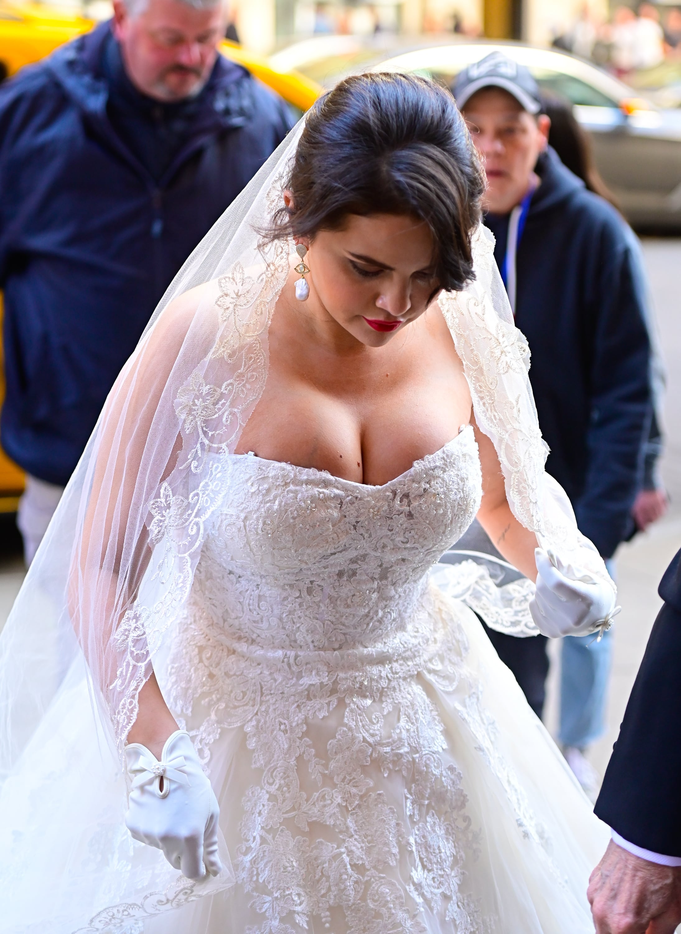 Selena Gomez's Wedding Dress in Only Murders in the Building | POPSUGAR  Fashion