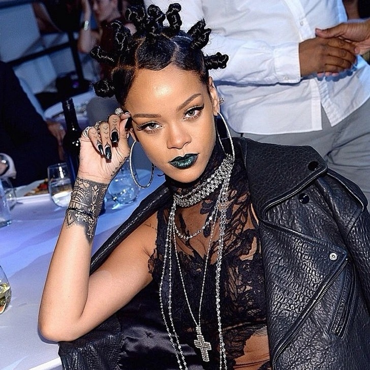 Rihanna from poor student to richest self-made billionaire in America photo 3