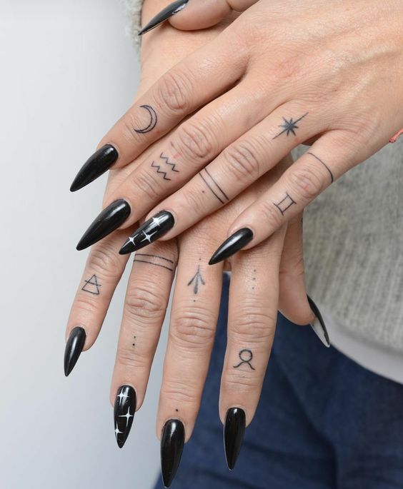 classy women's unique hand tattoos