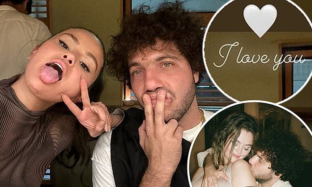 Selena Gomez declares her love for boyfriend Benny Blanco in sweet snap as  they celebrate Valentine's Day... after THAT handsy Instagram post | Daily  Mail Online