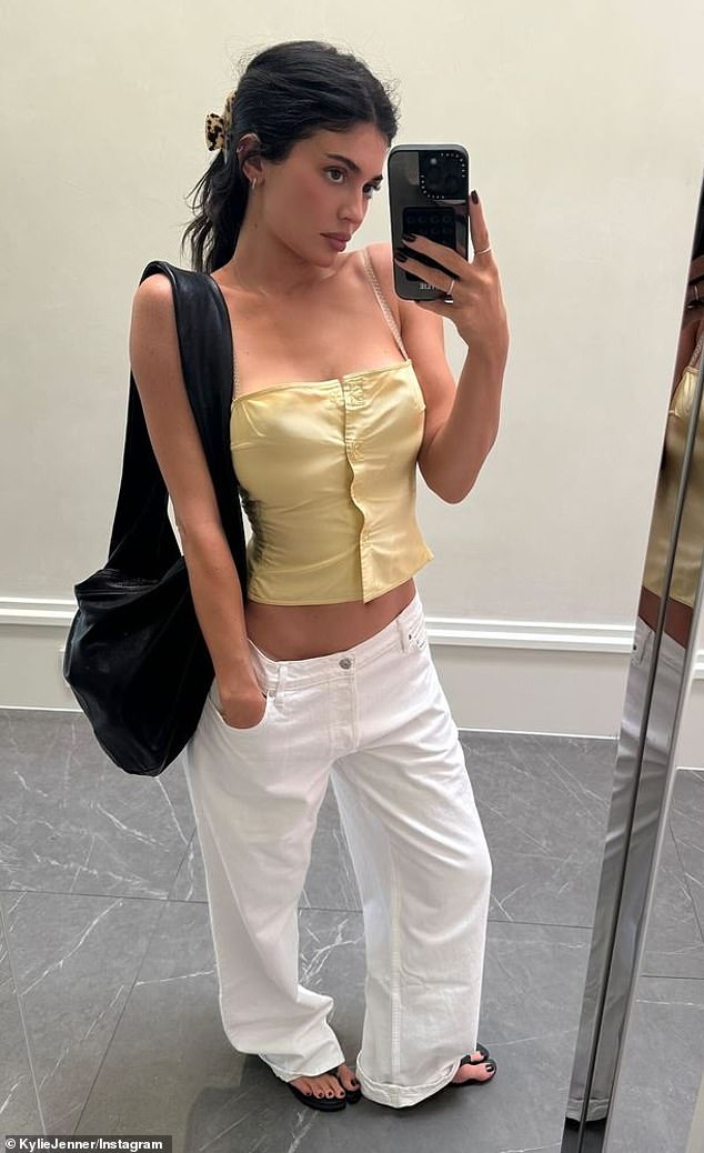 Kylie Jenner took to her Instagram Stories on Saturday evening to share new sultry mirror selfies with her nearly 400 million followers