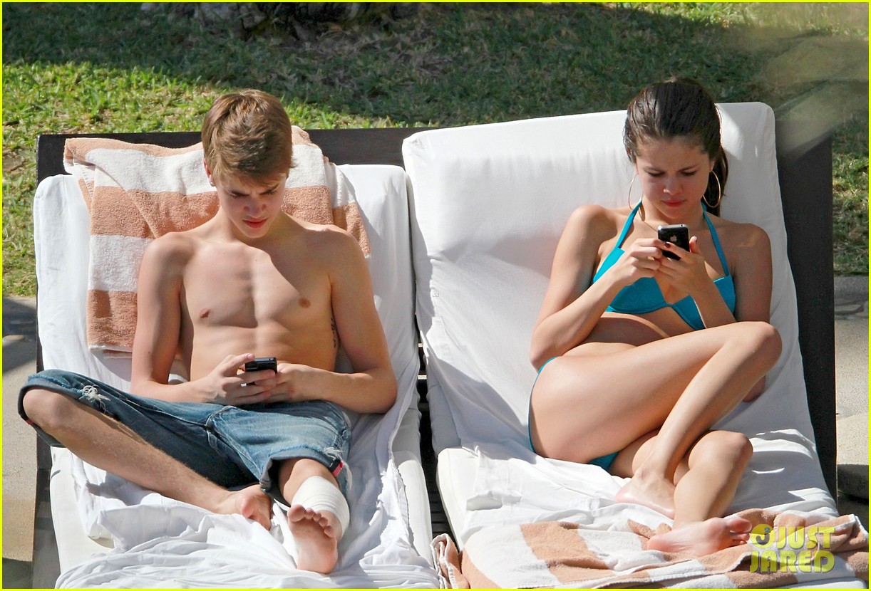 selena gomez justin bieber pool party 052607655