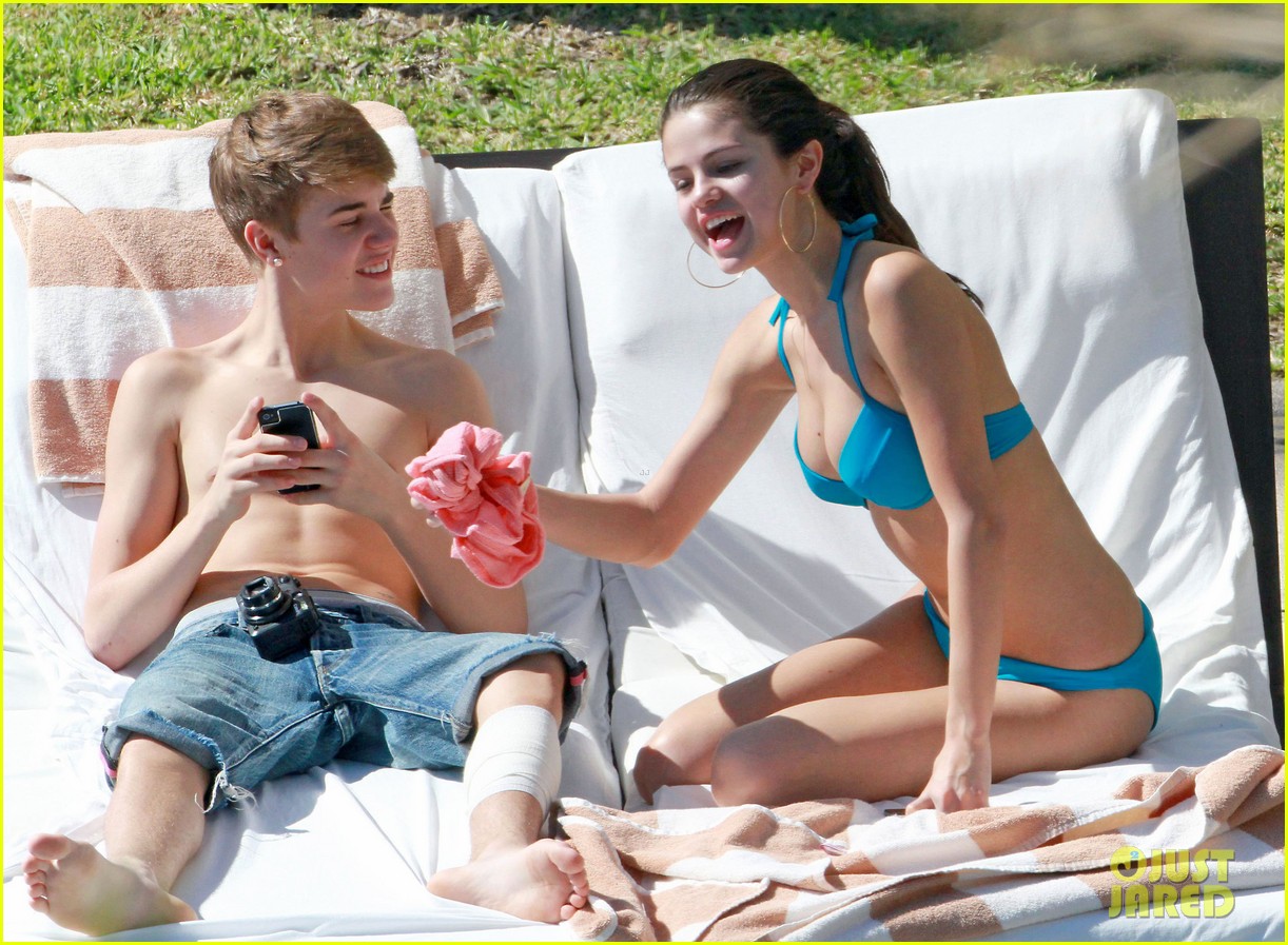 selena gomez justin bieber pool party 052607655