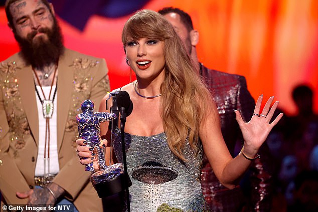 Taylor Swift fans could hardly contain their emotions as the singer gave her boyfriend Travis Kelce a sweet shout-out at the 2024 MTV Video Music Awards in New York