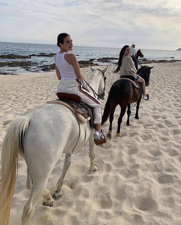 Selena Gomez Source on X: "Selena on a horse at the beach https://t.co/btDIzSC8ye" / X