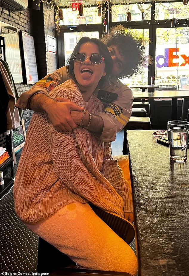 Selena Gomez, 31, was stylishly casual as she posed for a sweet photo with boyfriend, Benny Blanco, 36, which was uploaded to her Instagram stories on Saturday