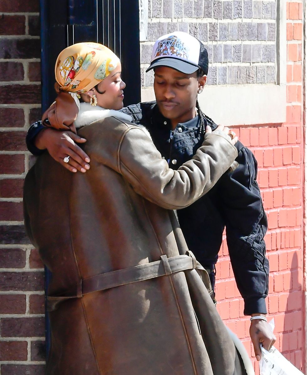 rihanna and a$ap rocky showing pda on music video set