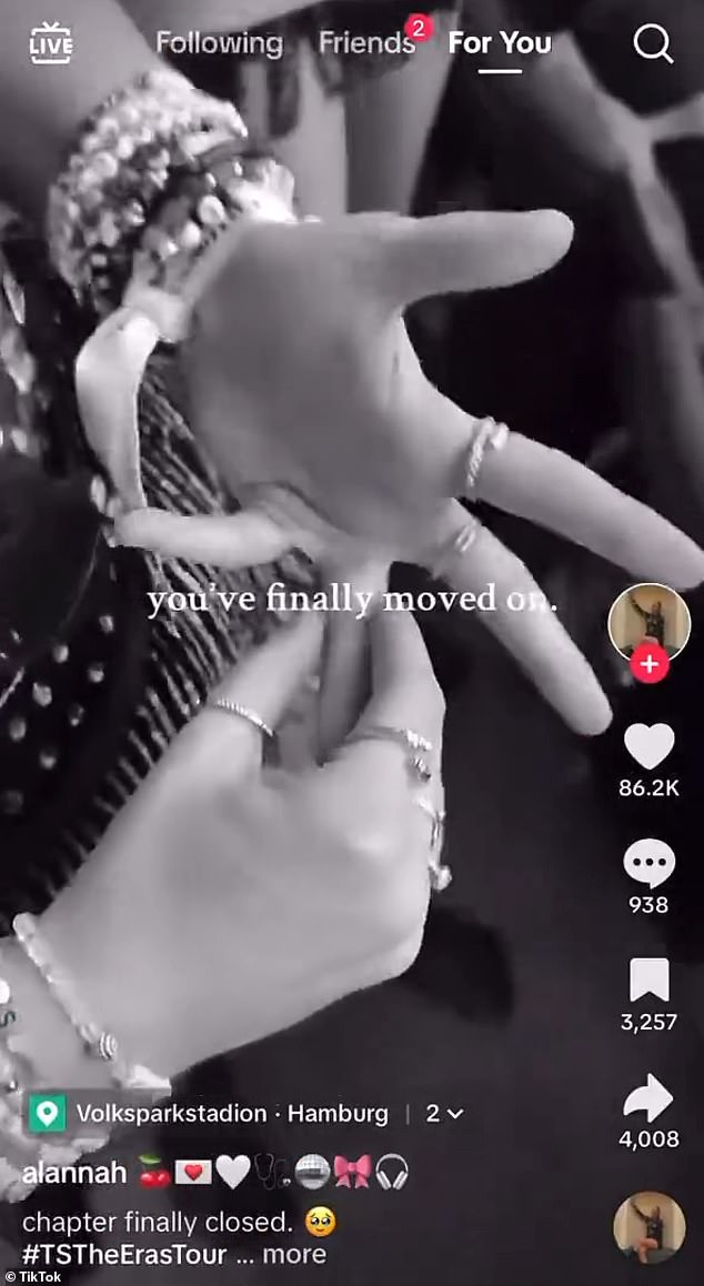 Someone filmed her removing a band from her left ring finger